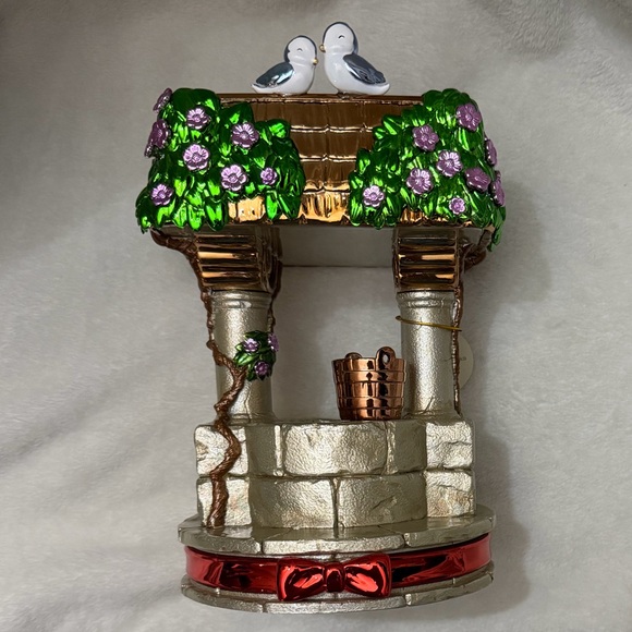 Bath & Body Works Snow White Decorative Candle Holder - Picture 2 of 6